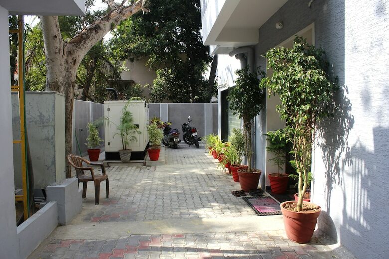 Hotel Rithikha Inn Crest
