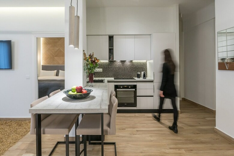 de Minimis - A Chic 3br Downtown Apartment