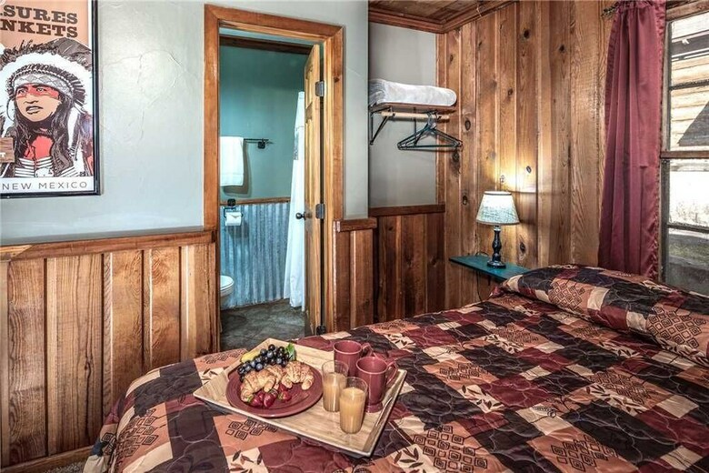 Cabana Apache Village 5, Queen Bed, Midtown, Sleeps 2