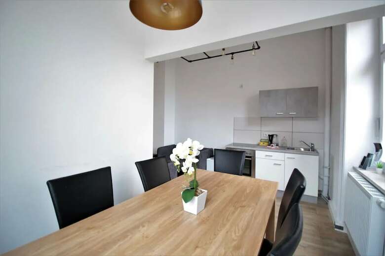 Hotel Ger�umiger Altbau F�r Gro�e Gruppen