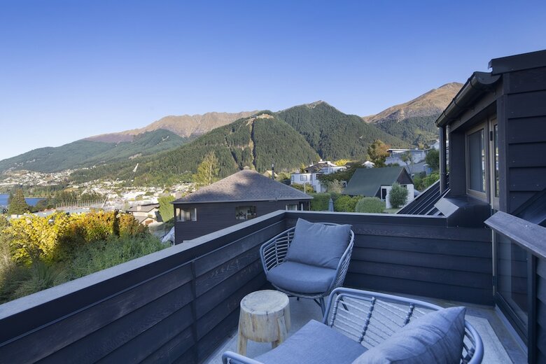 Mountain Utopia