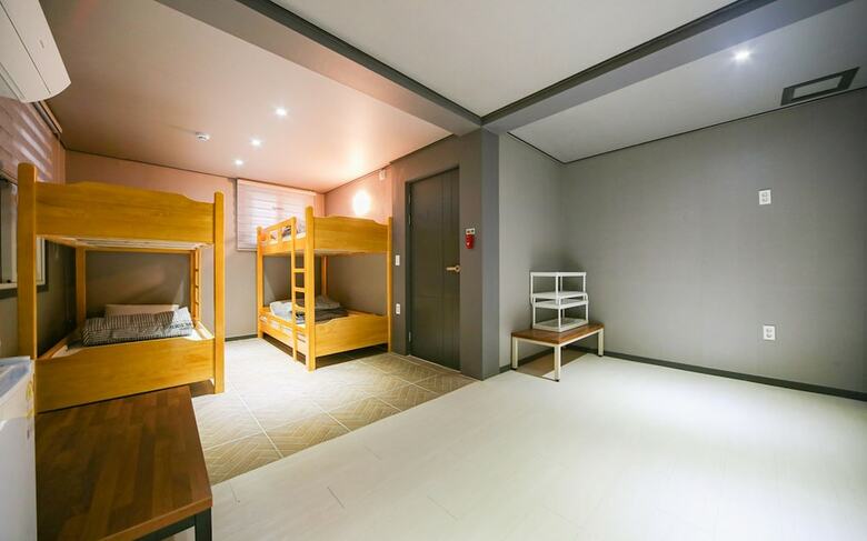 Hostal Adios - Hostel