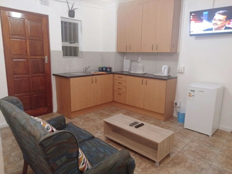 Hotel Booked Easy Guest House Ct Airport