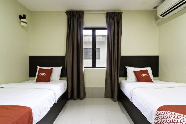 Oyo 89960 Manjung Inn Hotel