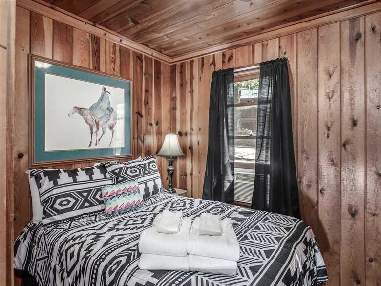Cabana Tiny Two, 2 Bedrooms, Midtown, Sleeps 4