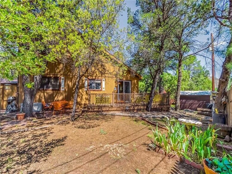 Mockingbird Cabin, 3 Bedrooms, Sleeps 8