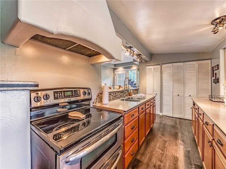 Turtle Mountain Cabin, 2 Bedrooms, Near Town