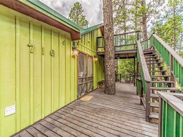 Turtle Mountain Cabin, 2 Bedrooms, Near Town