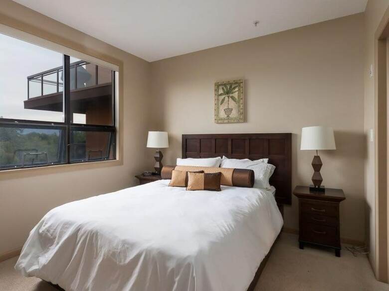 Corner Apartment With Lake View #518