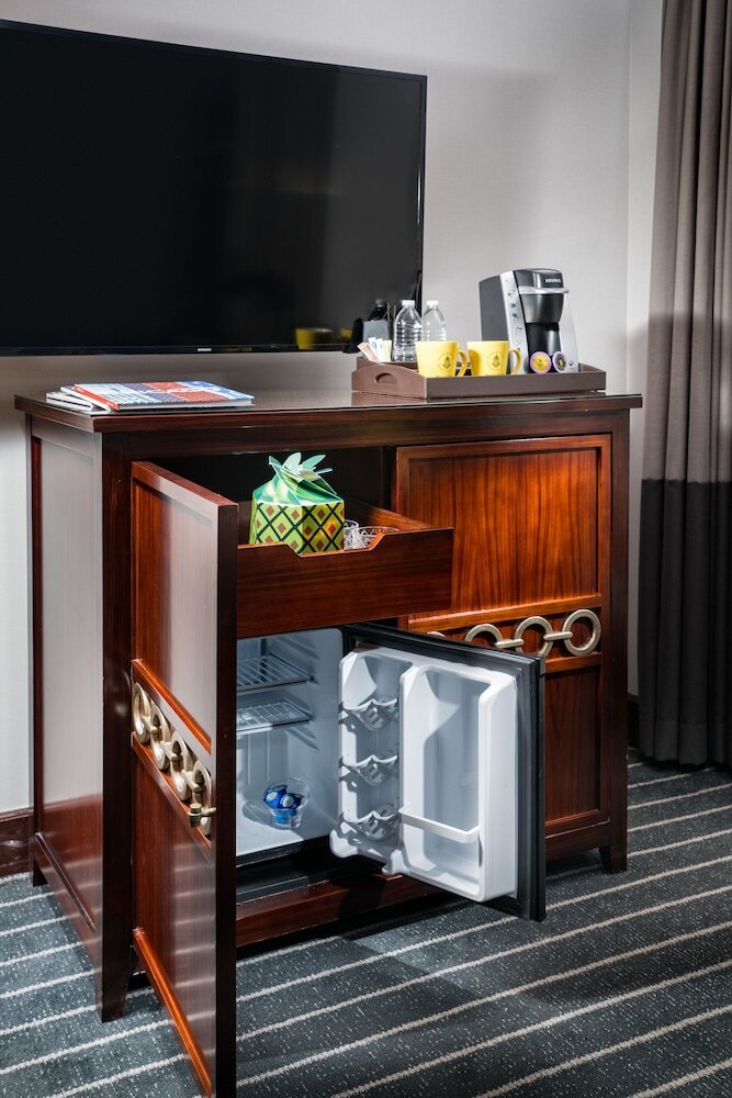 Staypineapple, An Iconic Hotel, The Loop Chicago