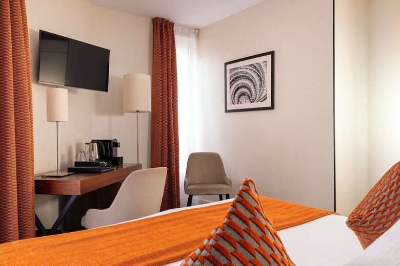 Hotel H�tel Elys�es Bassano