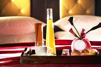 Hotel H�tel Elys�es Bassano