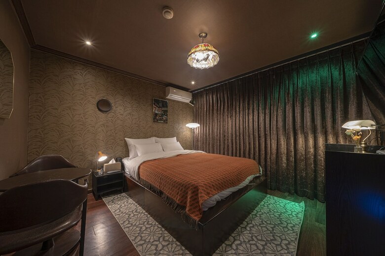 Shourin Hotel