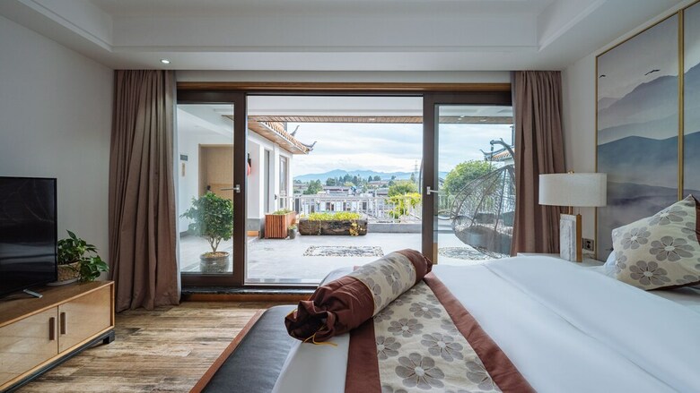 Floral Hotel Phoenix Cloud Lijiang