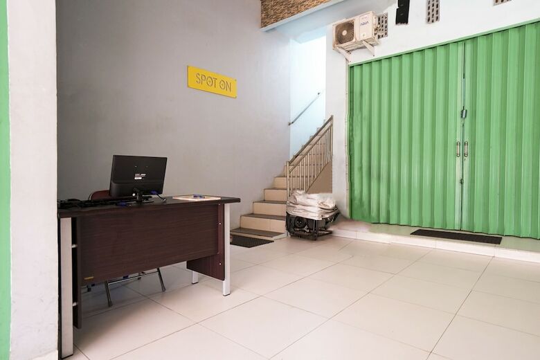 Hotel Spot On 2738 818 Home Stay
