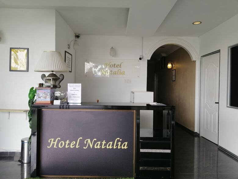 Oyo 90010 Hotel Natalia Villa Inapan
