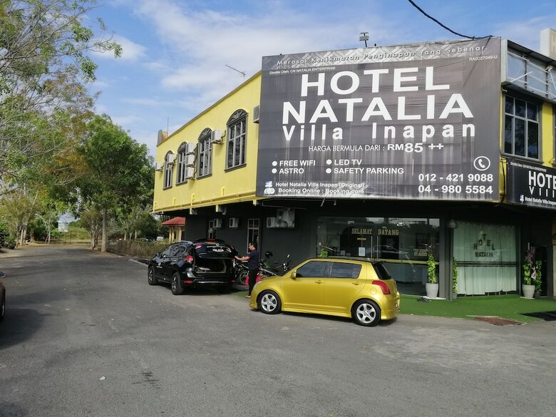 Oyo 90010 Hotel Natalia Villa Inapan