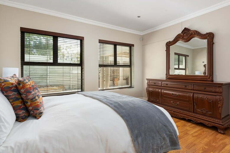 Villa Harbour Close 18