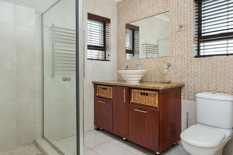 Villa Harbour Close 18