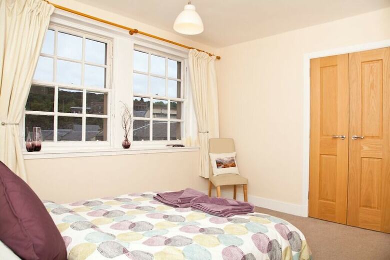 Edinburgh Royal Mile 2 Bedroom Apartment