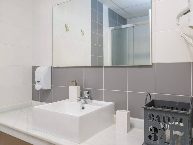 Hostal Benarrab� Hostel