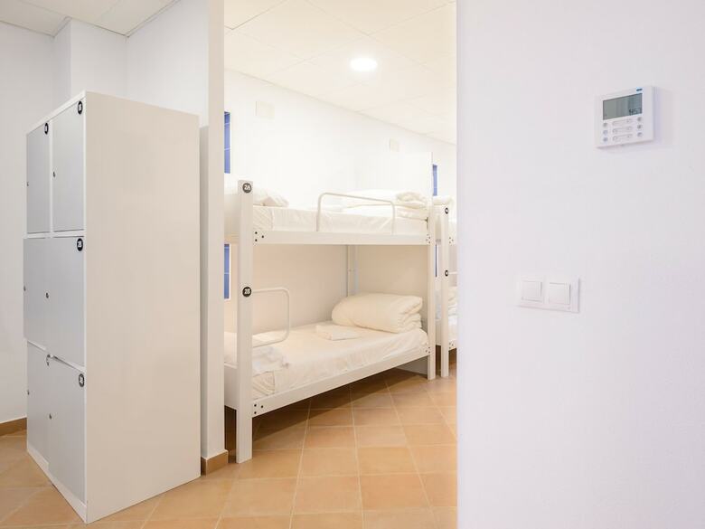 Hostal Benarrab� Hostel