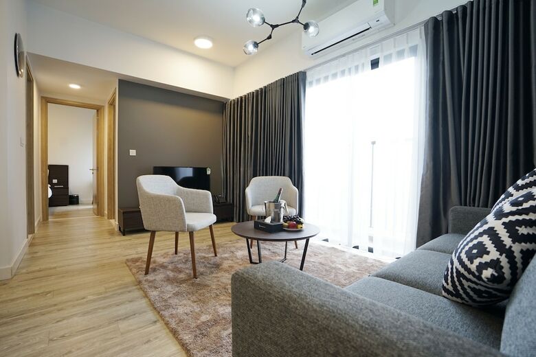 Aparthotel The First Stay Hotel