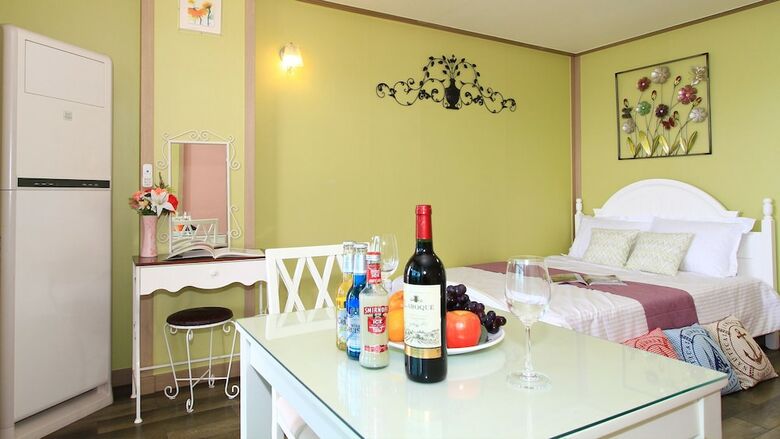 Tongyeong Paper Island Pension