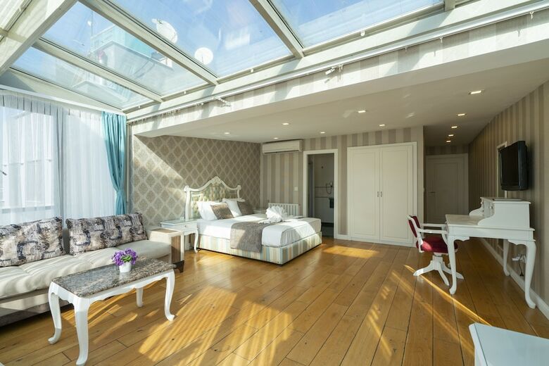 Moss Suites Hotel