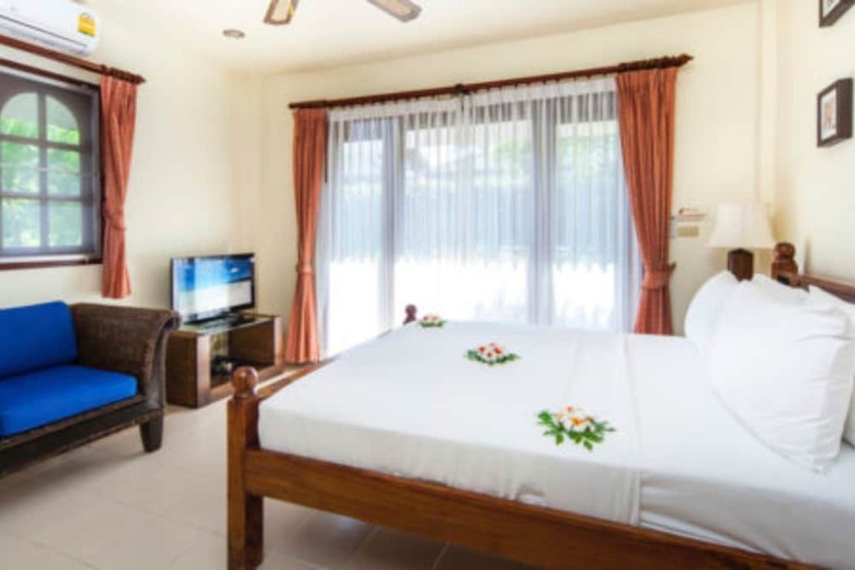 3 Bedroom Pool Villa 20 Seconds From Samrong Beach Front