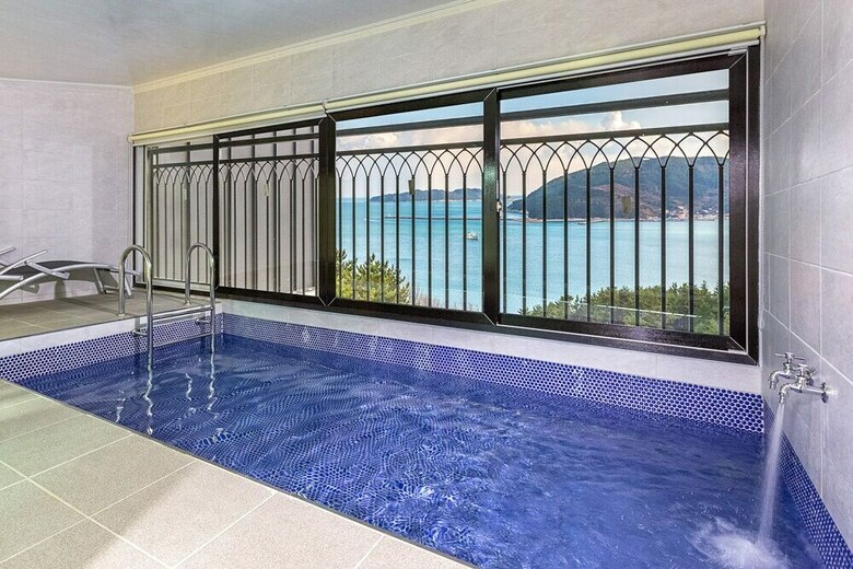 Arco Poolvilla Pension