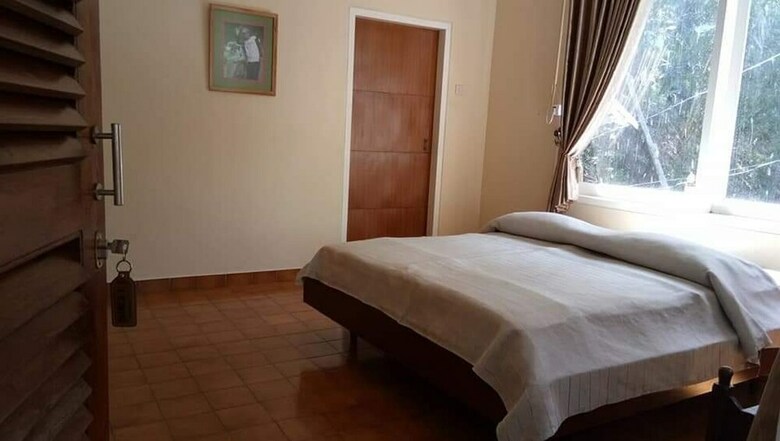 Bed & Breakfast Bunga Ayu Seaside Resort