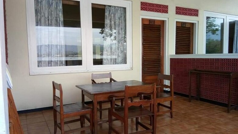Bed & Breakfast Bunga Ayu Seaside Resort