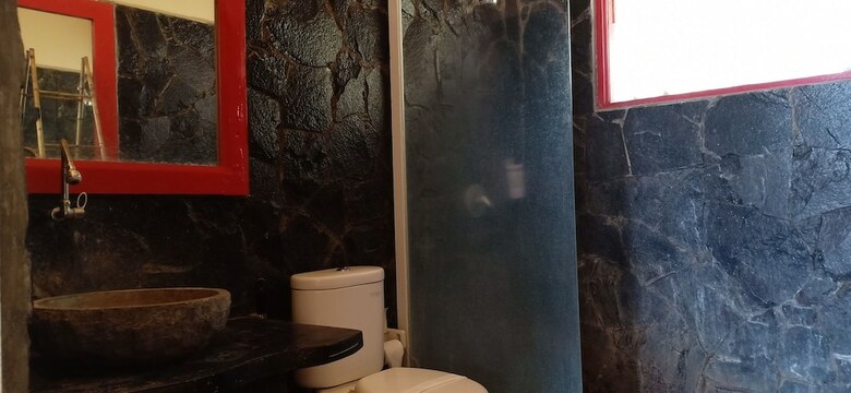 Bed & Breakfast Bunga Ayu Seaside Resort