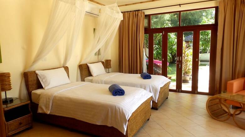3 Bedroom Beach Front Villa Sea Breeze