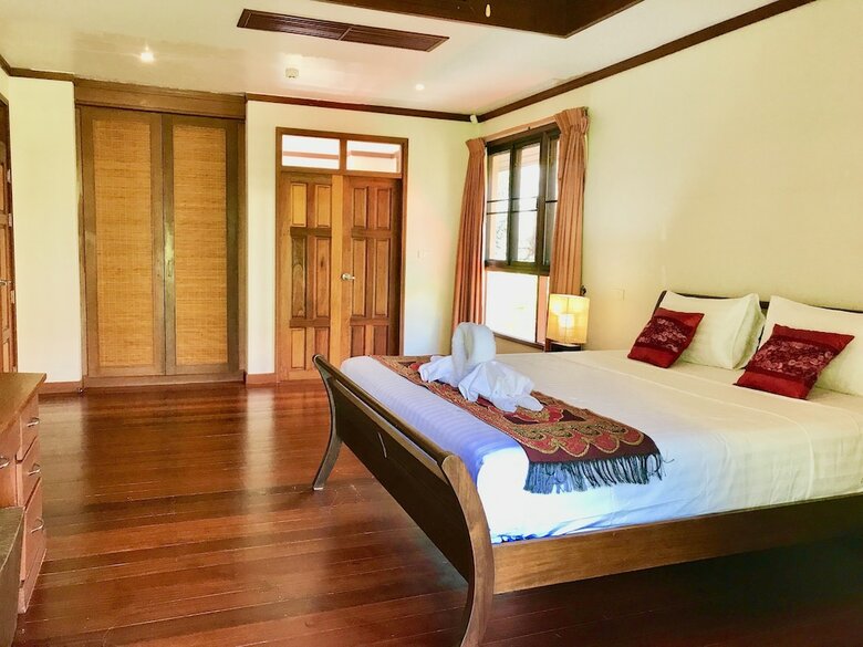 7 Bedroom Twin Villas On Beach Front Resort