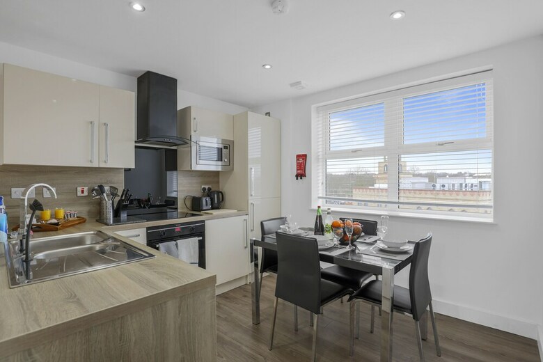 Ur Stay - Jewellery Apartments
