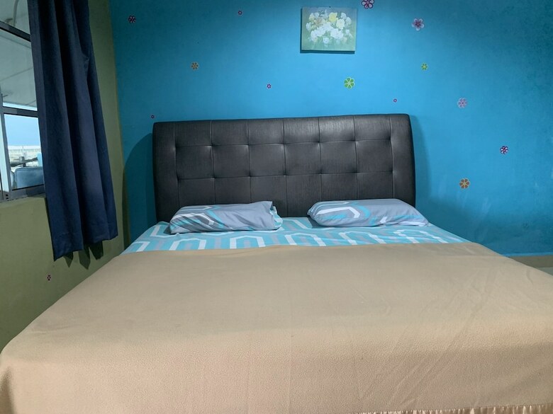 Hotel Oyo 90015 Indah Chalet
