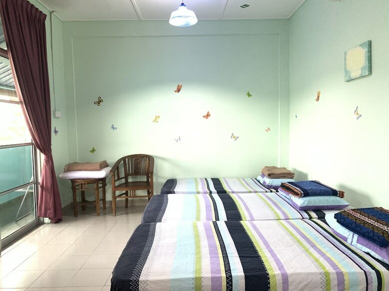 Hotel Oyo 90015 Indah Chalet