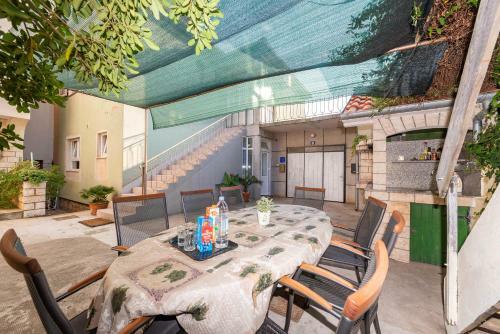 Apartments Babin