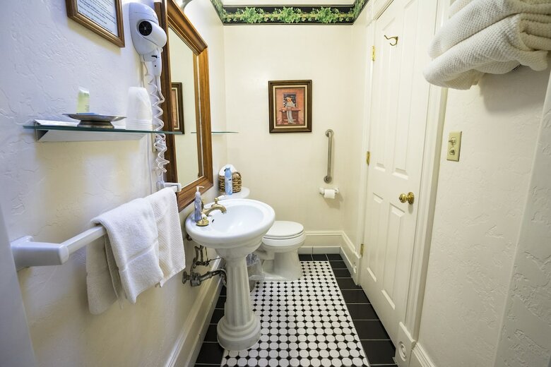 Bed & Breakfast Red Garter Inn