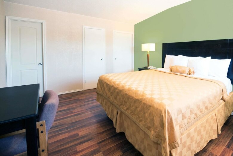 Motel Executive Inn And Kitchenette Suites