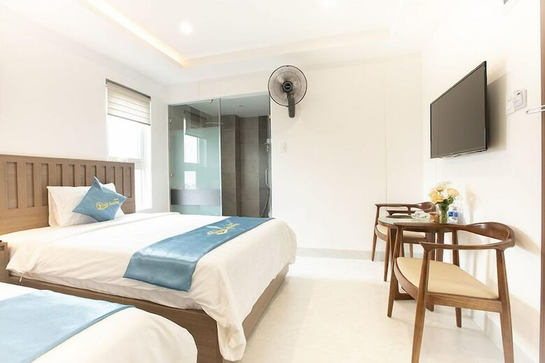 Que Huong Hotel