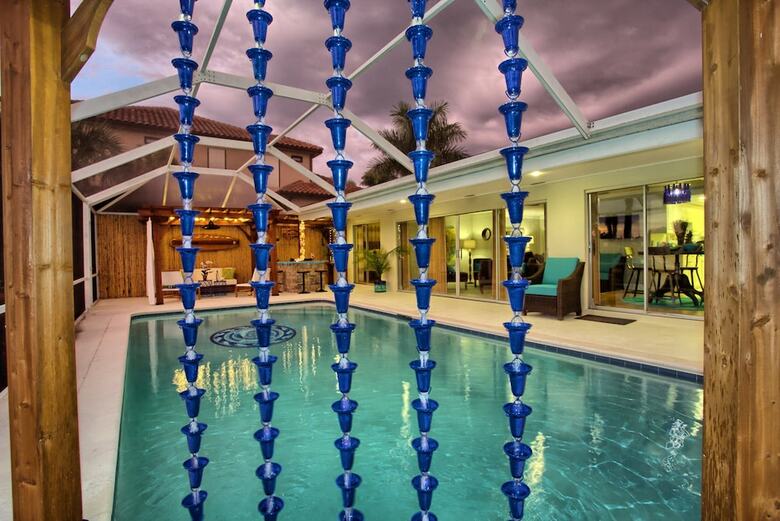 Riviera Delphin - Epic Sunsets