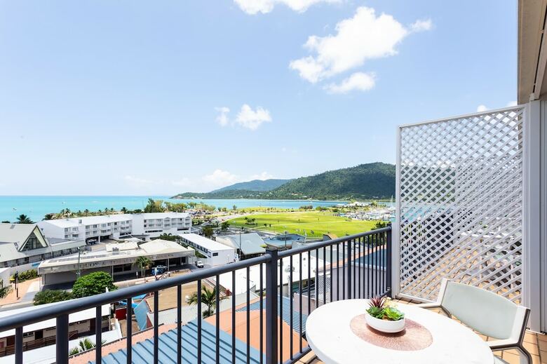 Ocean View 10 Pool & Spa