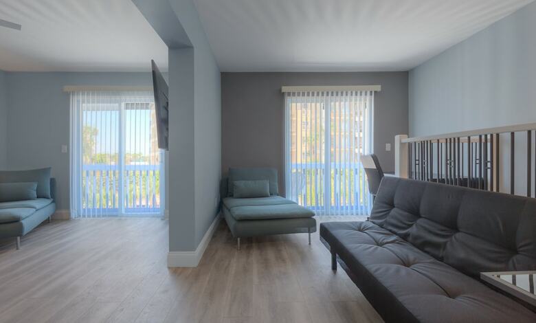 Giant Beachy Condo - Opulent Blue #5 - Sleeps 10