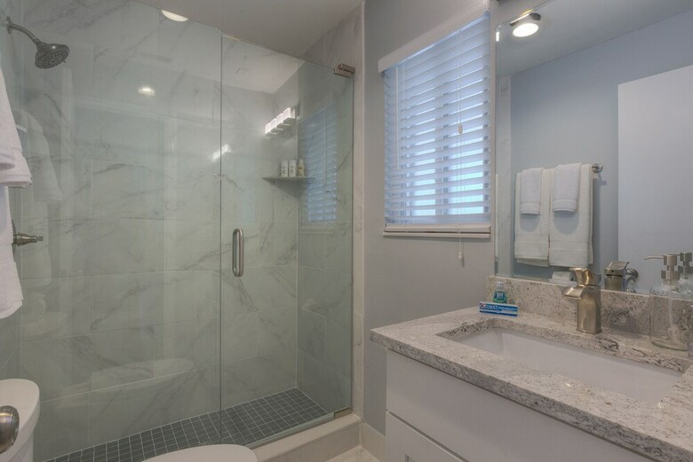 Giant Beachy Condo - Opulent Blue #5 - Sleeps 10