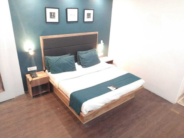 Hotel Moon Residency