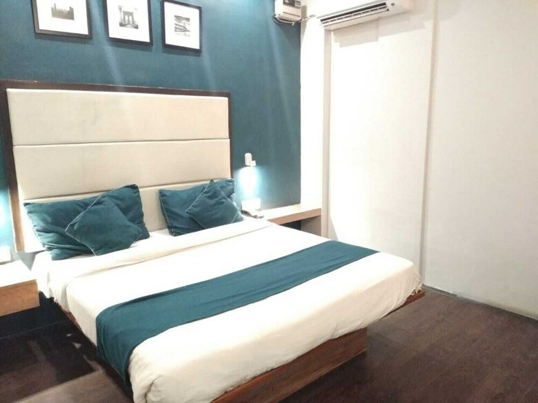 Hotel Moon Residency