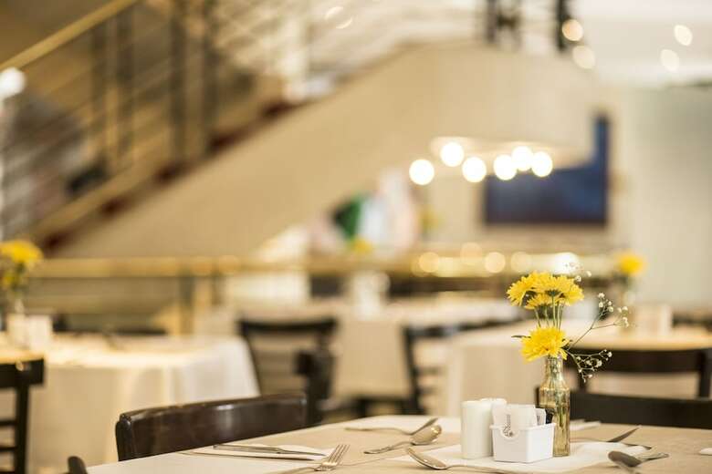 Mr Hotel (Ex Hotel Neruda)